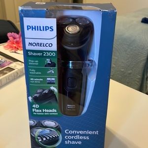 Philips Norelco Cordless Electric Shaver 2300 - New, Never been used